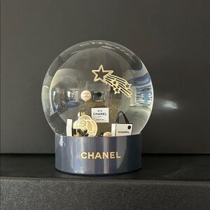 Chanel beauty -Snow globe